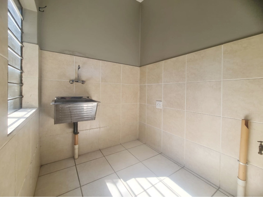 6 Bedroom Property for Sale in Meerhof North West
